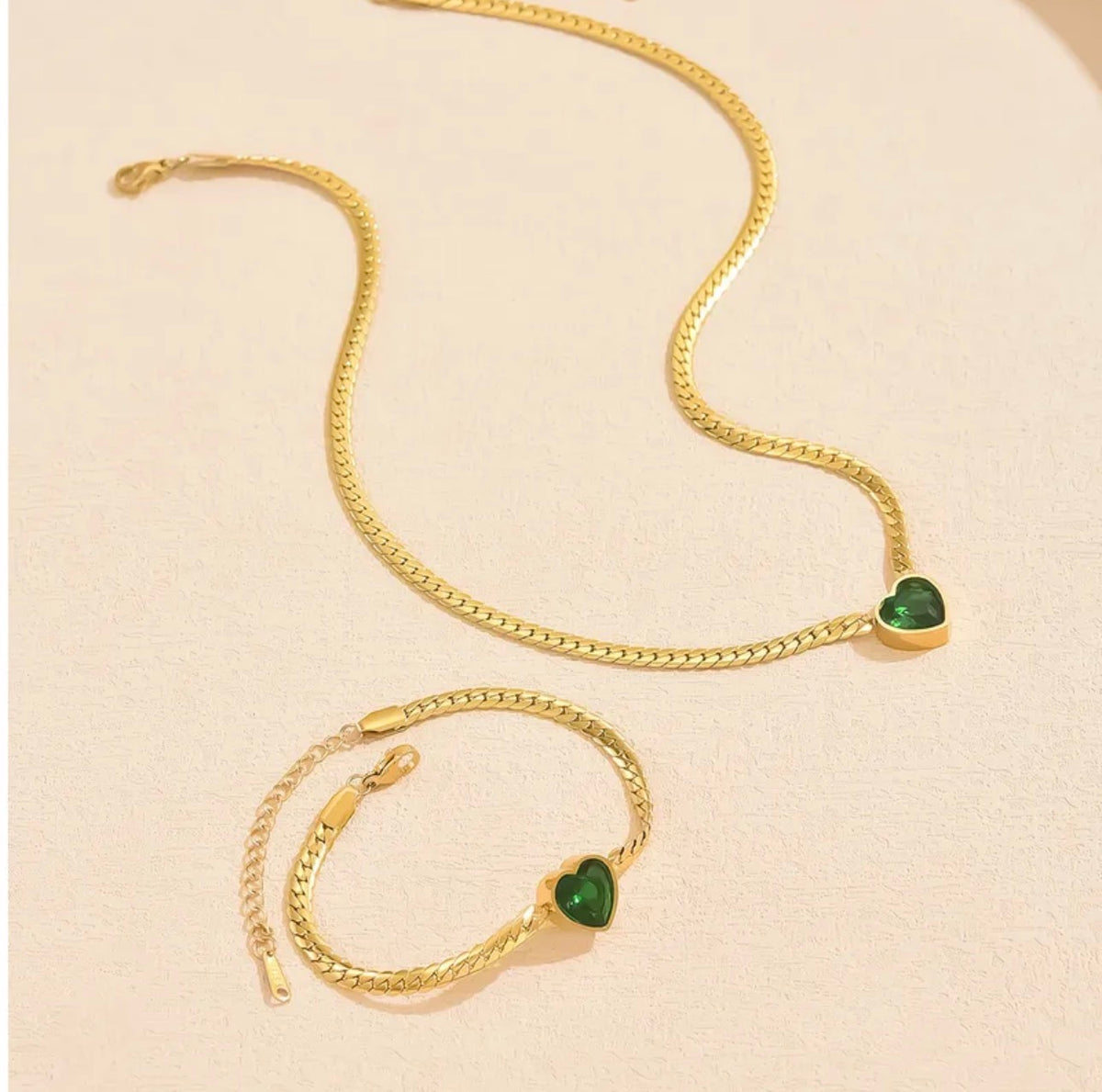 Aurora | Collar Corazón Esmeralda