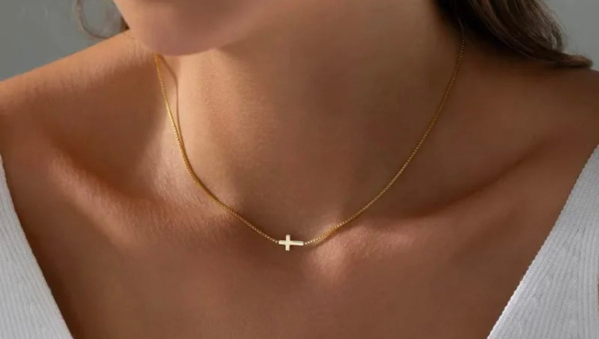 Aurora | Collar Cruz de Fe
